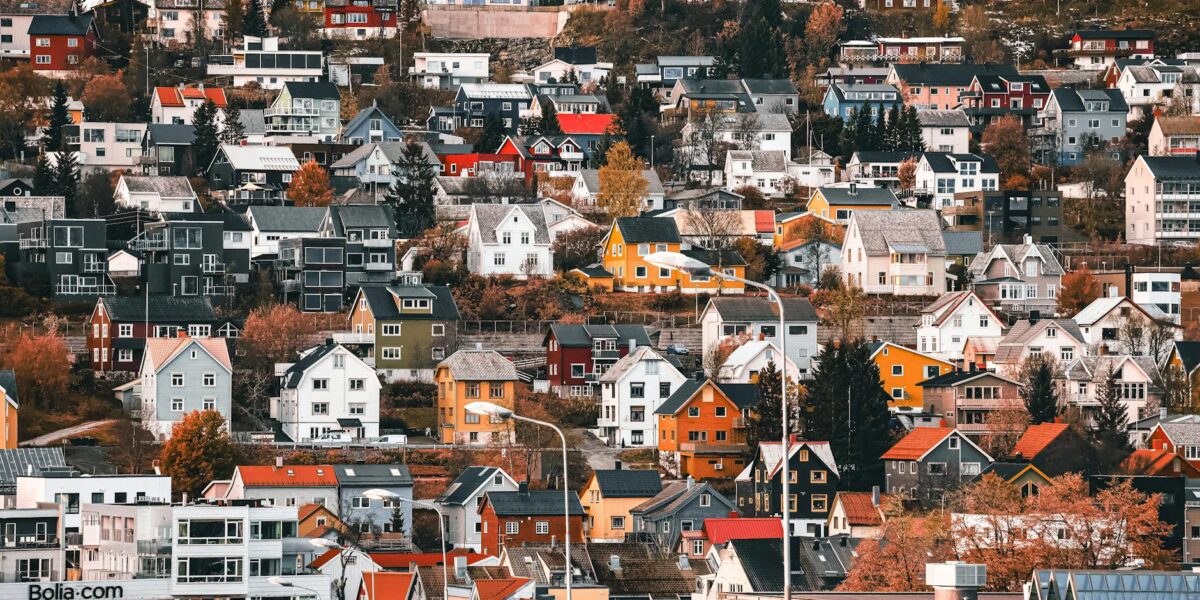 Vue d'un quartier coloré de Tromsø, Norvège