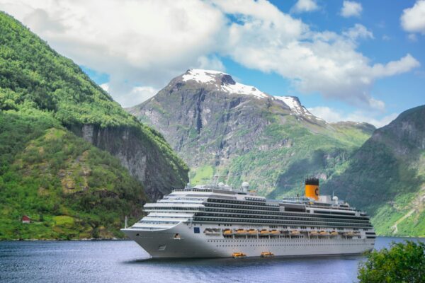 Croisière dans un fjord norvégien